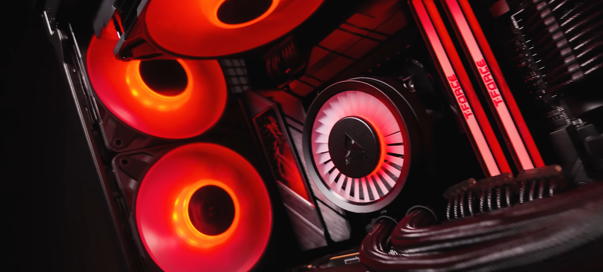 Gaming PC Build | Radeon RX 9070 XT + AMD Ryzen 7 9800X3D: imagen 3